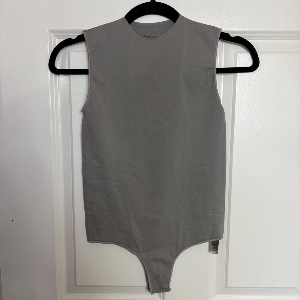SKIMS Essential Mock Neck Sleeveless Bodysuit Gray XXS/XS RN 158973